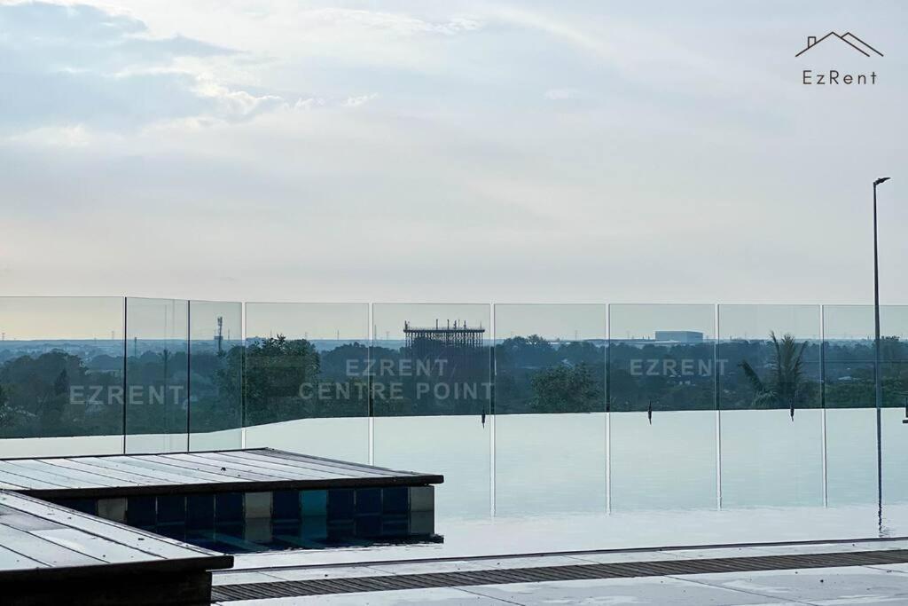 Modern Minimalist Home Retreat Near Lake Garden Taiping Exterior photo